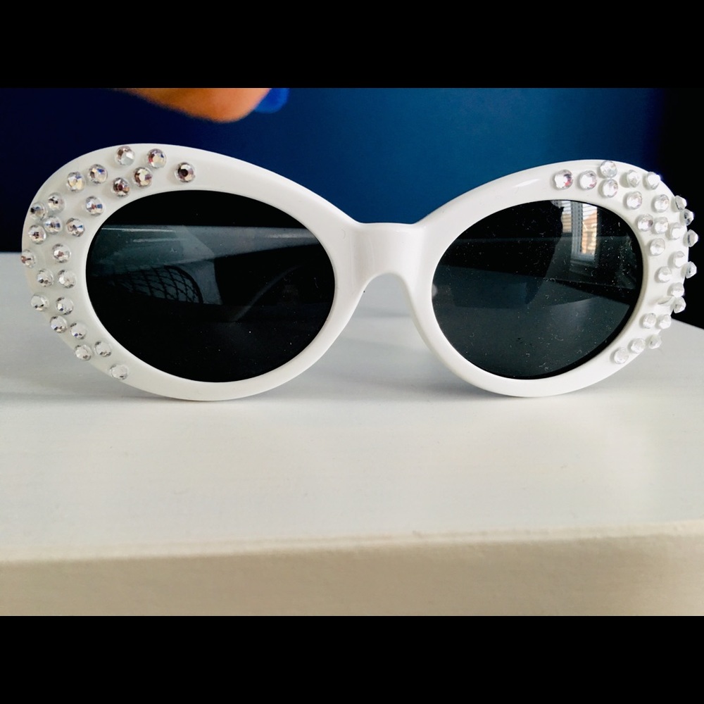 White Retro sunglasses 😎